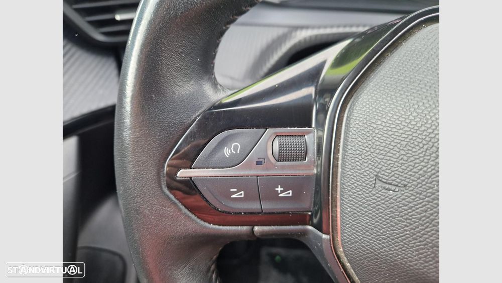 Peugeot 2008 1.2 PureTech Allure - 15