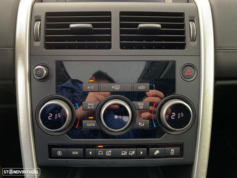 Land Rover Discovery Sport 2.0 TD4 HSE Luxury 7L Auto - 30