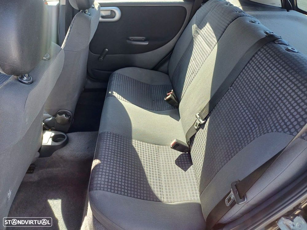 Opel Corsa 1.7 DTi 16V Elegance - 4