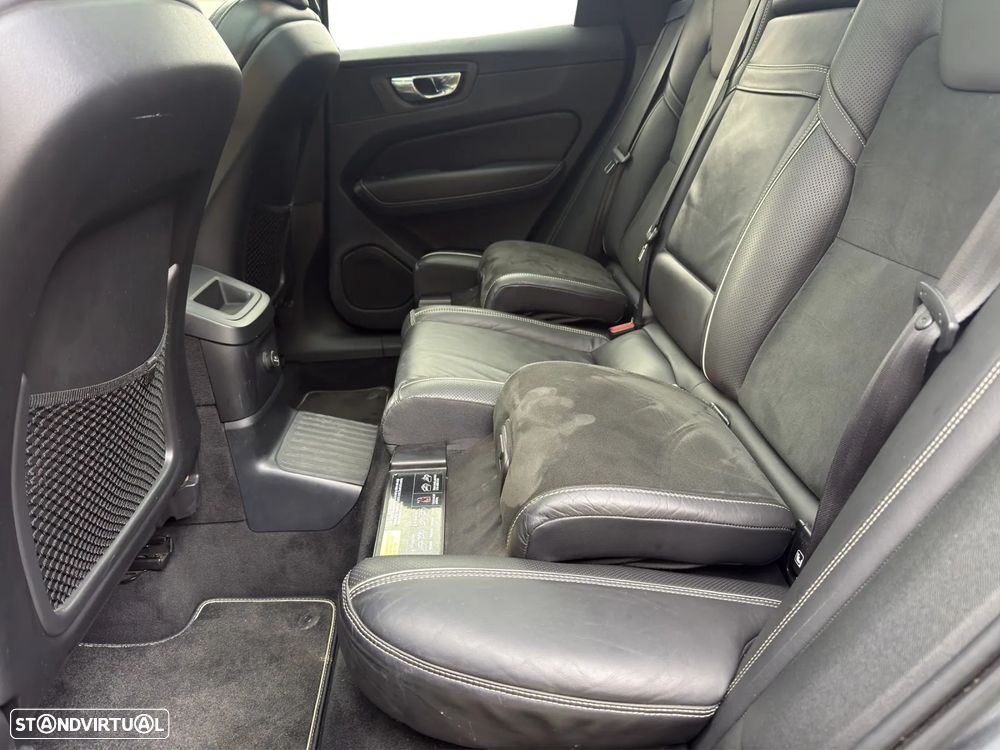 Volvo XC 60 2.0 T8 PHEV R-Design AWD - 17