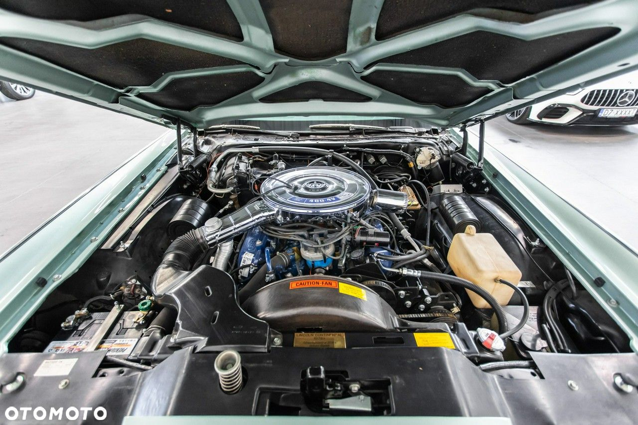 Lincoln Continental - 23