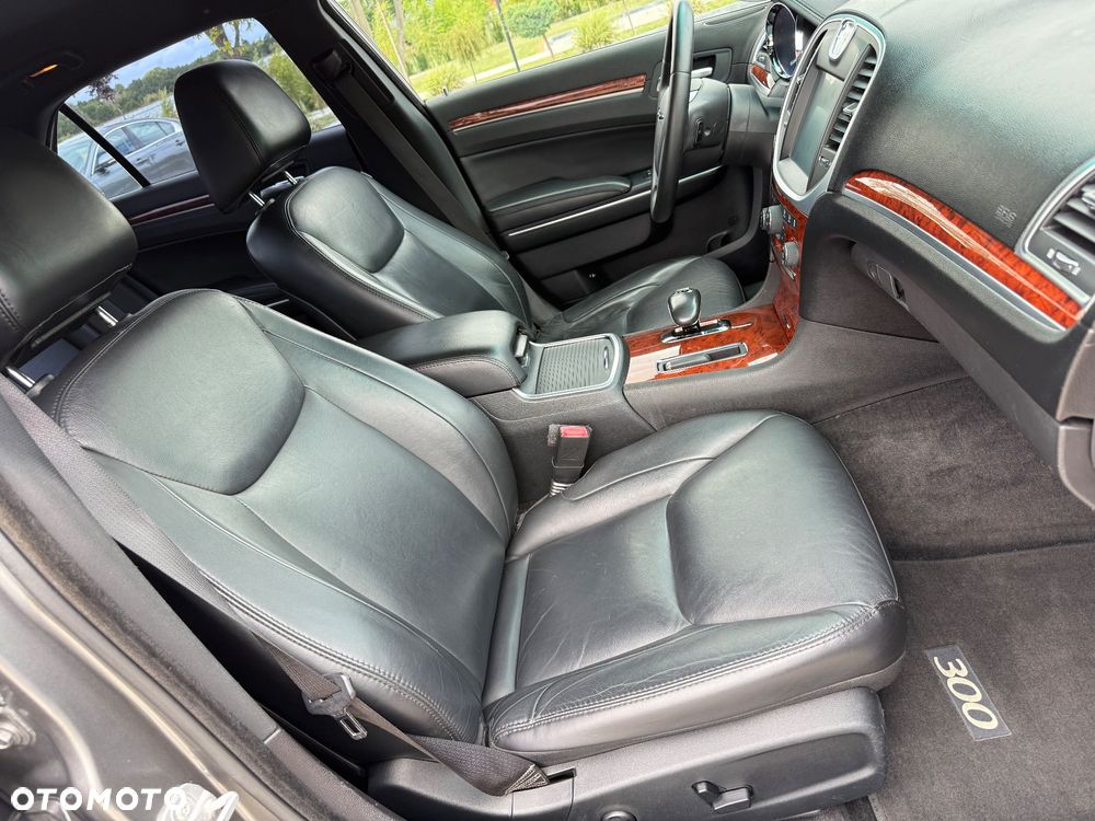 Chrysler 300 - 13