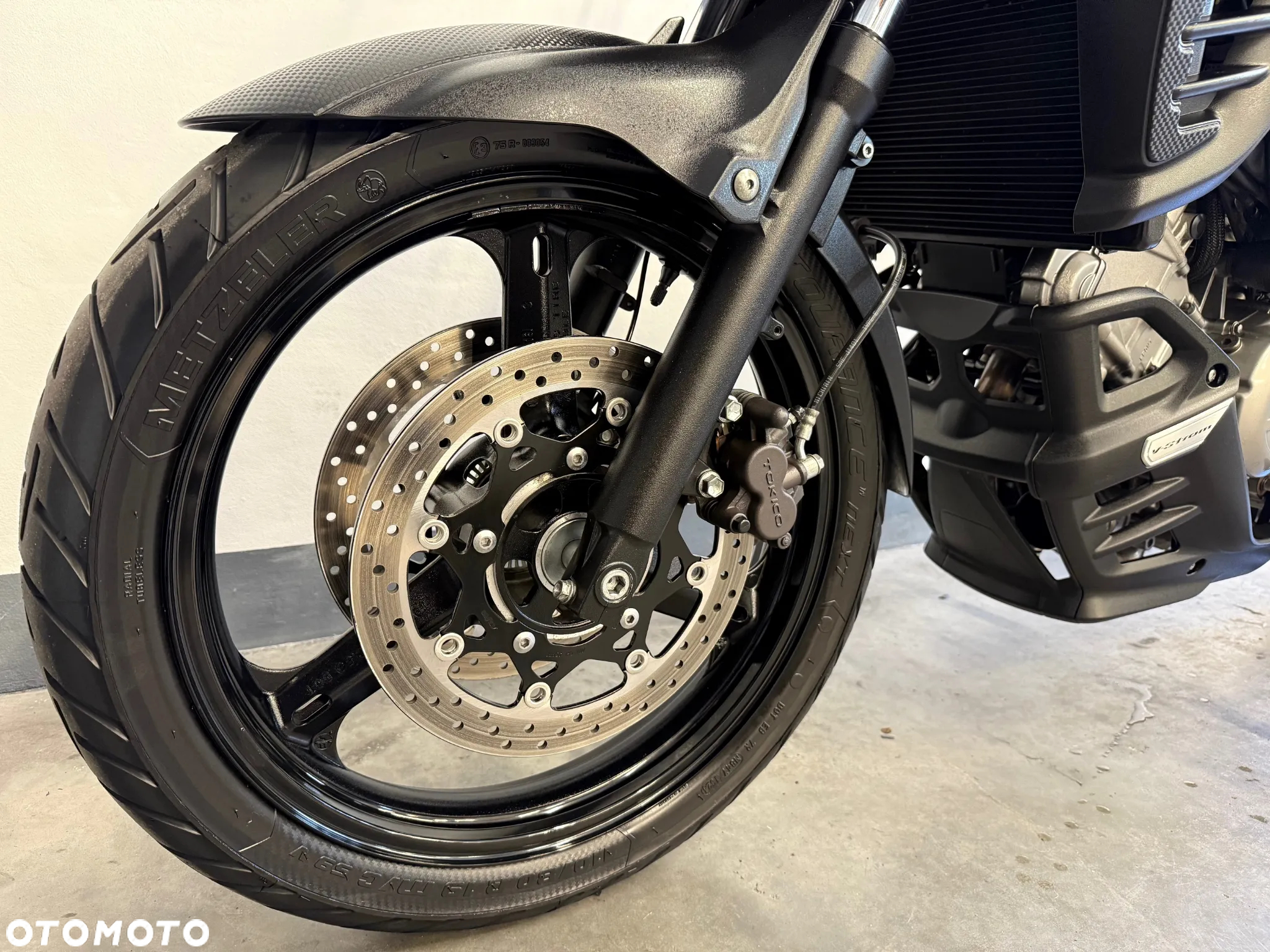 Suzuki V-STROM - 9
