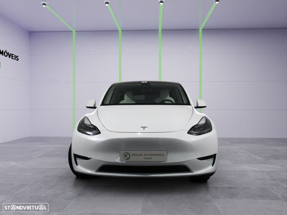Tesla Model Y - 2