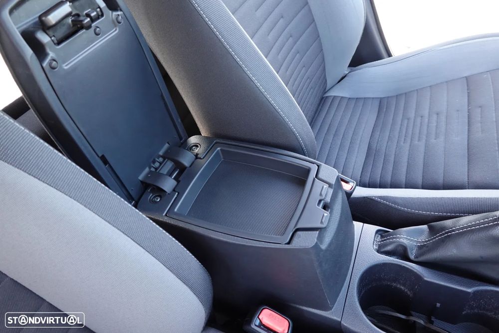 Toyota Auris Touring Sports 1.8 HSD Freestyle - 21