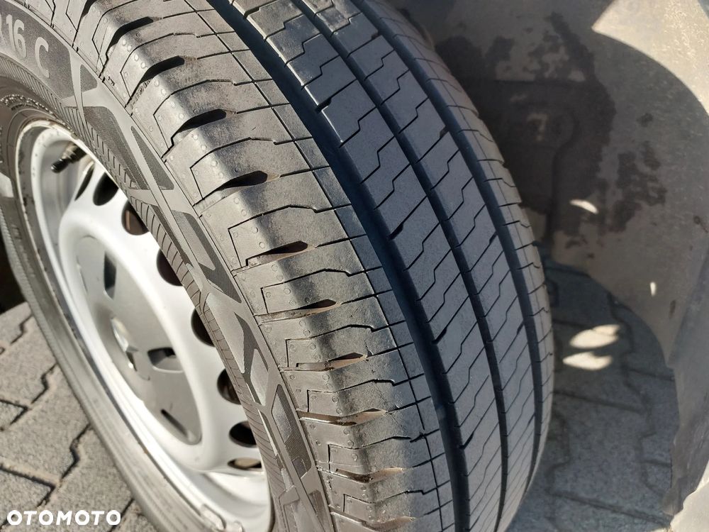 Mercedes-Benz Sprinter - 32