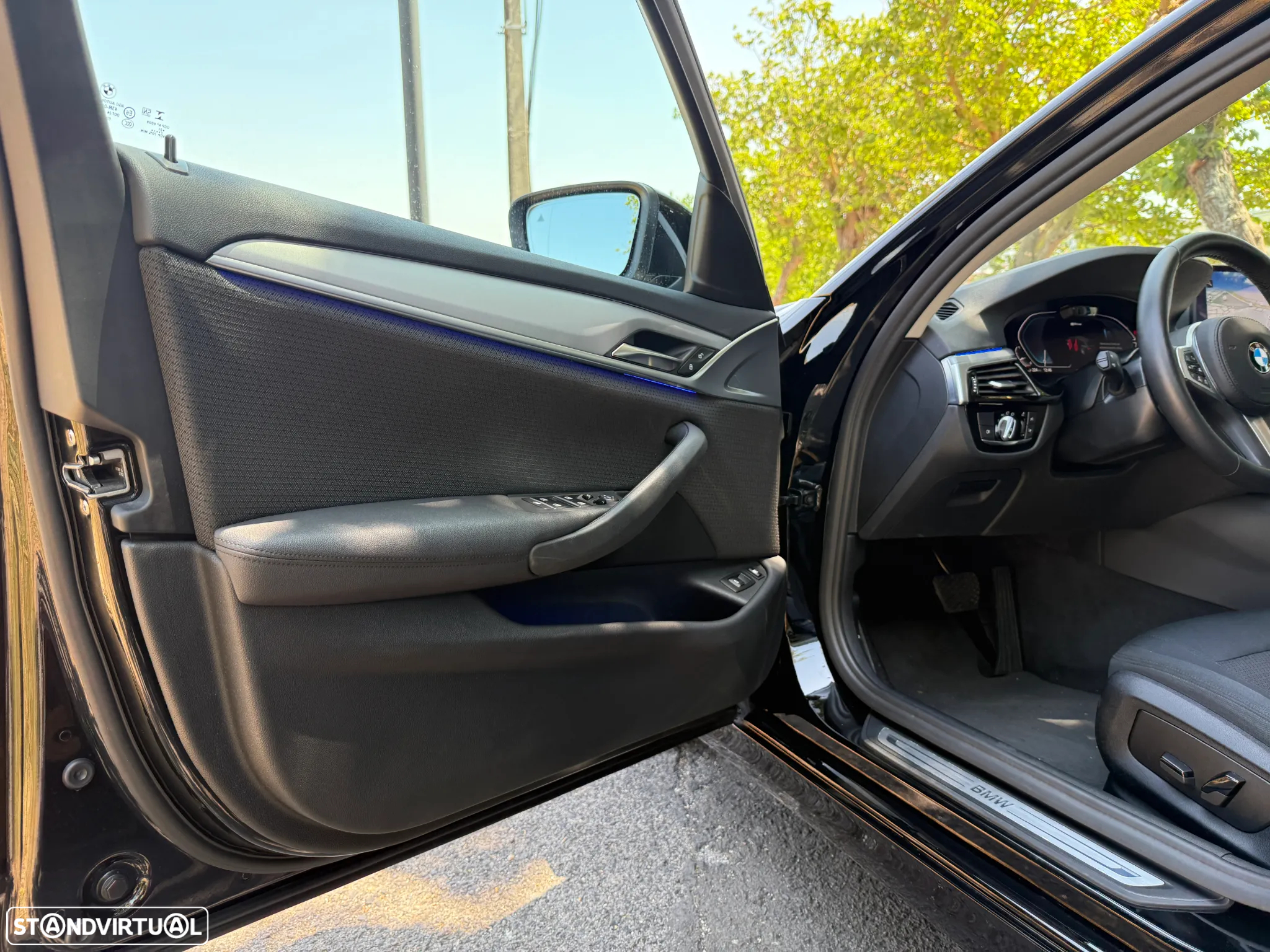 BMW 530 e Pack Desportivo M - 23
