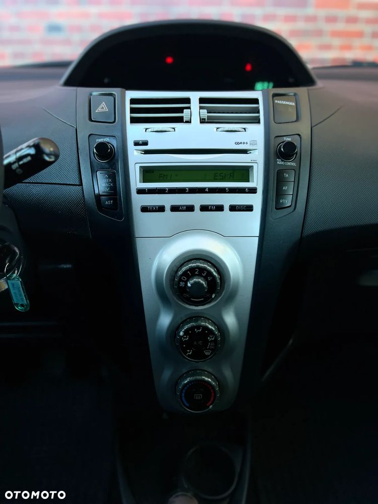 Toyota Yaris - 27