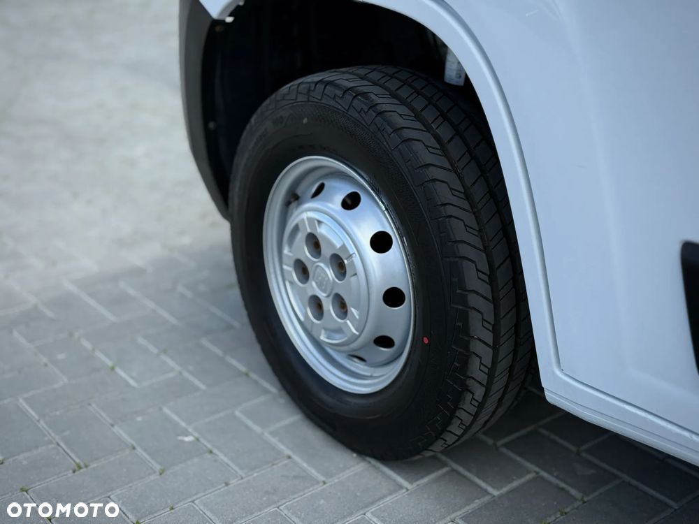 Fiat Ducato 2.3 131KM / Kontener 4,2m 8EP + Winda Palfinger 750kg / 250.476KM PRZEBIEG / 2019 ROK PRODUKCJI / ZAREJESTROWANY W PL / PO PRZEGLĄDZIE UDT / GOTOWY DO PRACY ! - 25
