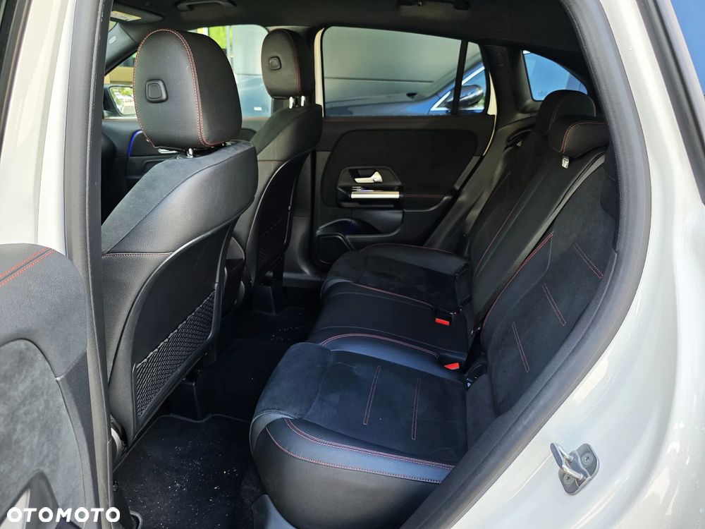 Mercedes-Benz GLA 200 AMG Line - 12