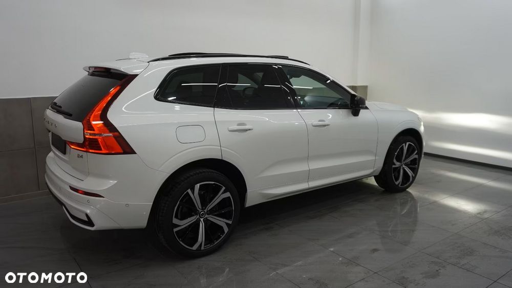 Volvo XC 60 B4 B Plus Dark - 8
