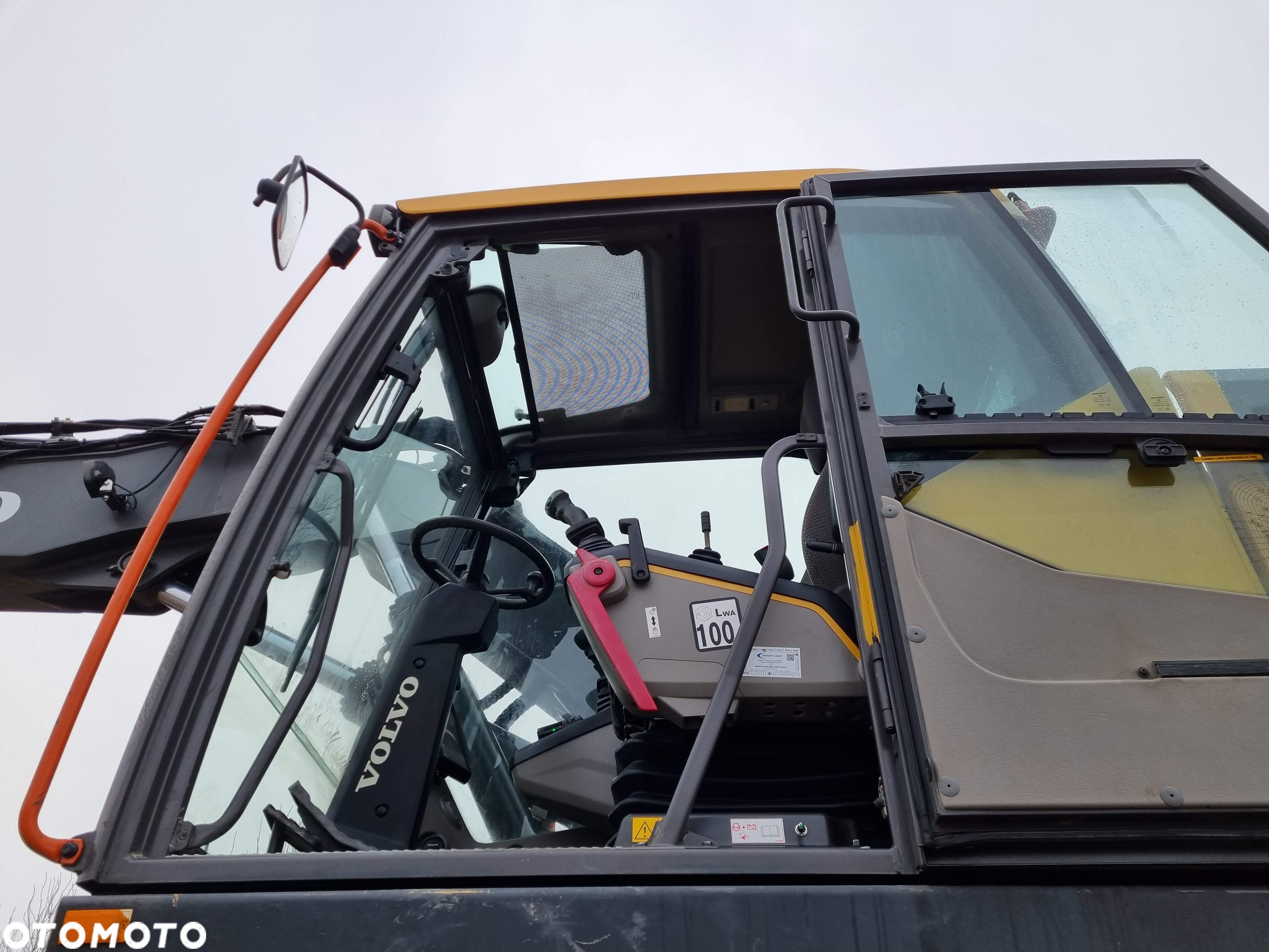 Volvo EWR 150E compact koparka kołowa - 27