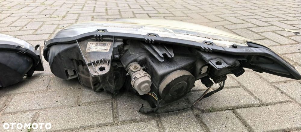 LAMPA LEWA PRAWA KPL. REFLEKTOR PRZÓD LEWY PRAWY RENAULT LAGUNA III 3 XENON - 7