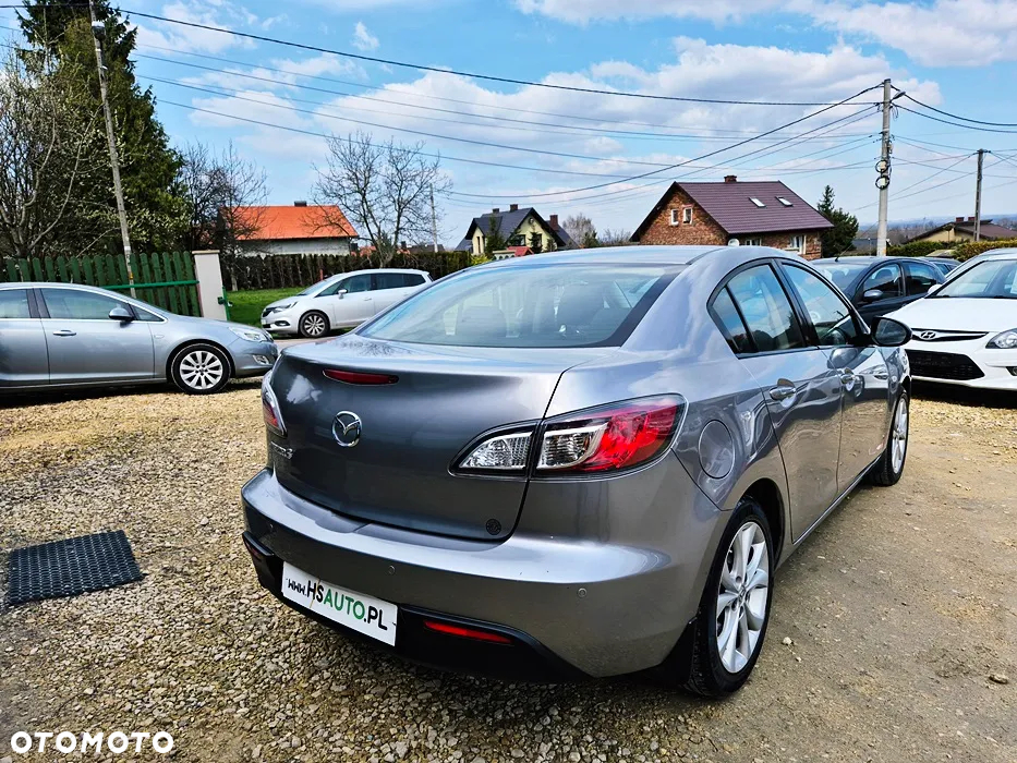 Mazda 3 2.0 Exclusive + - 17