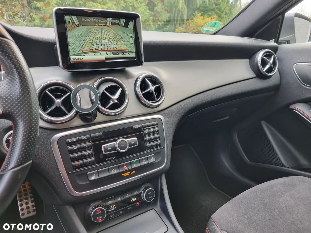 Mercedes-Benz GLA - 26