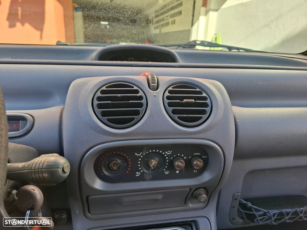 Renault Twingo 1.2 - 8