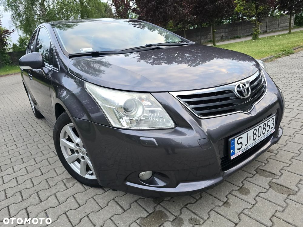 Toyota Avensis 2.0 D-4D Luna - 1