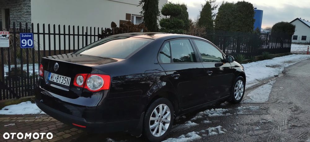 Volkswagen Jetta - 5