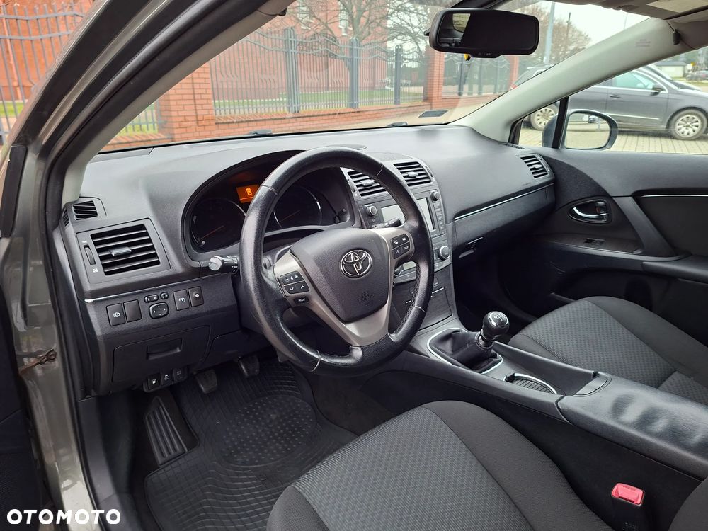 Toyota Avensis 2.0 Sol plus NAVI - 13