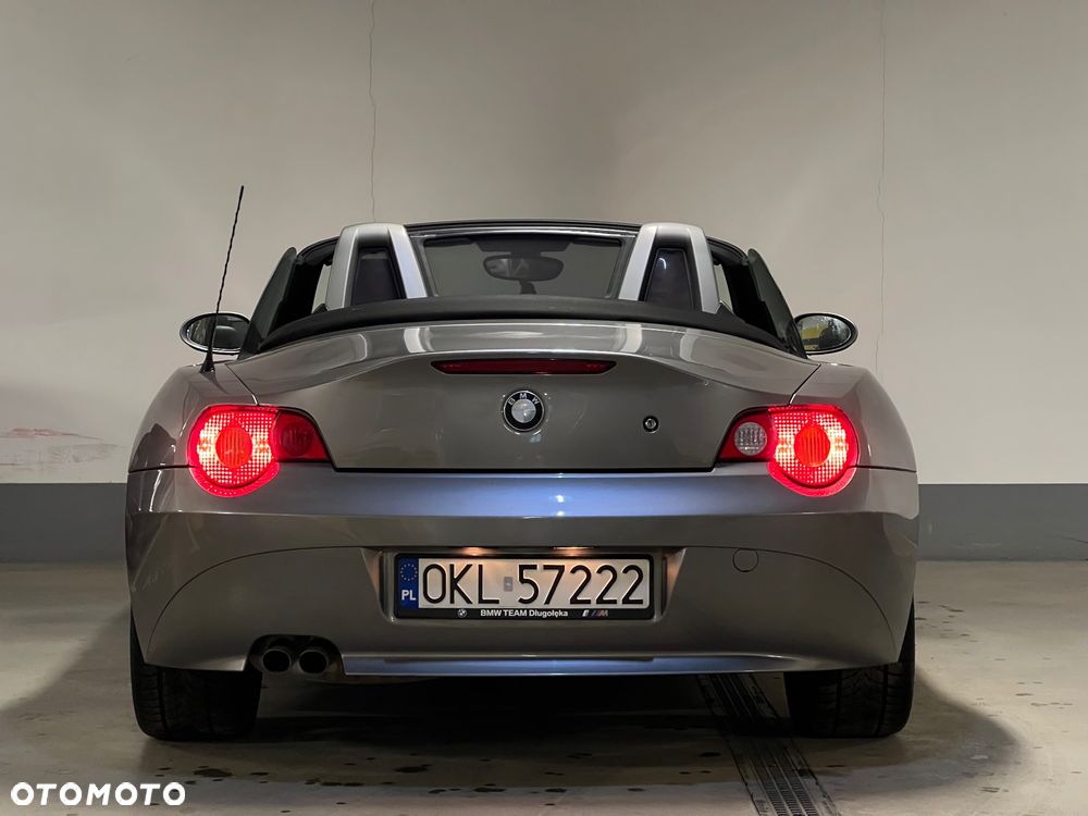 BMW Z4 2.2i - 8