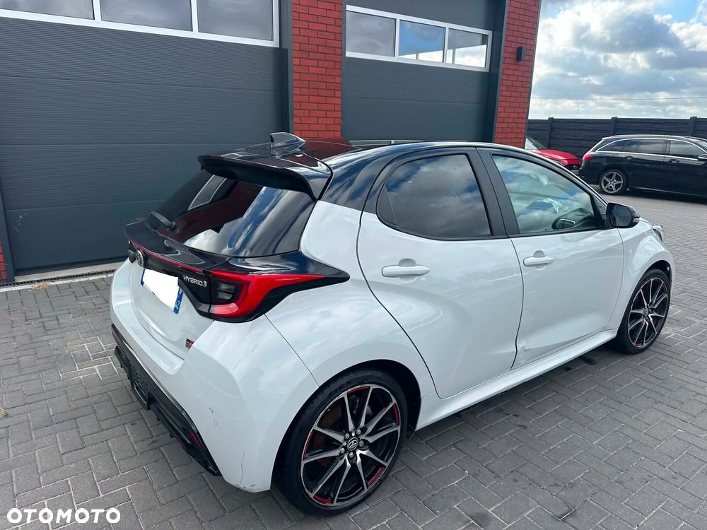 Toyota Yaris Hybrid 1.5 GR Sport - 35