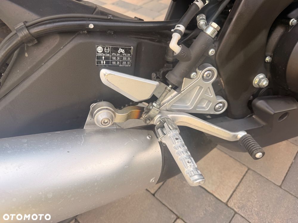 Yamaha MT - 8