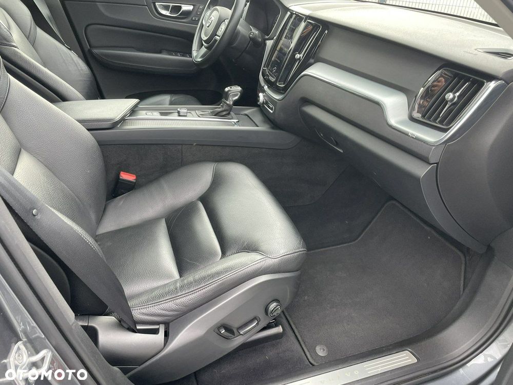Volvo XC 60 T5 Momentum - 29