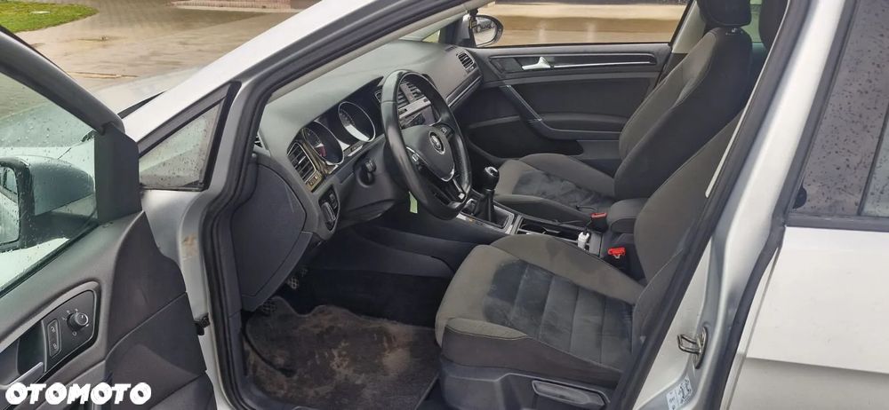 Volkswagen Golf 1.6 TDI DPF Highline - 11