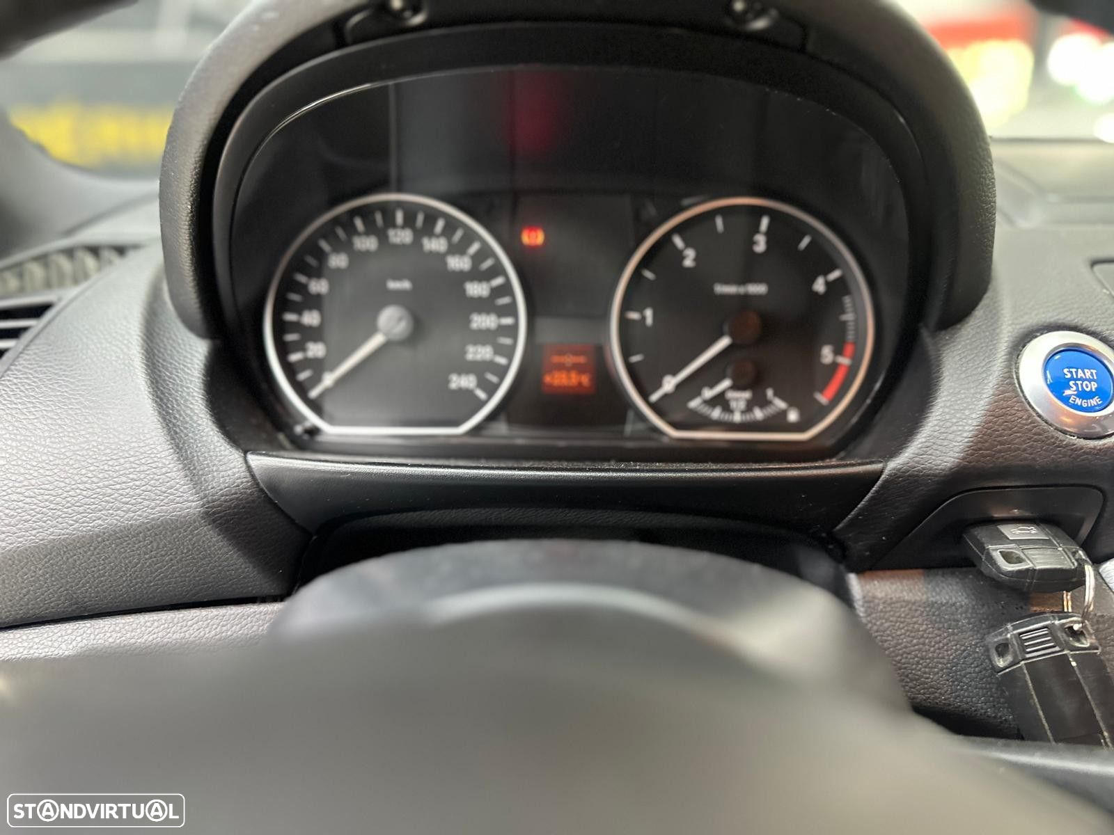BMW 118 d Pack M - 25