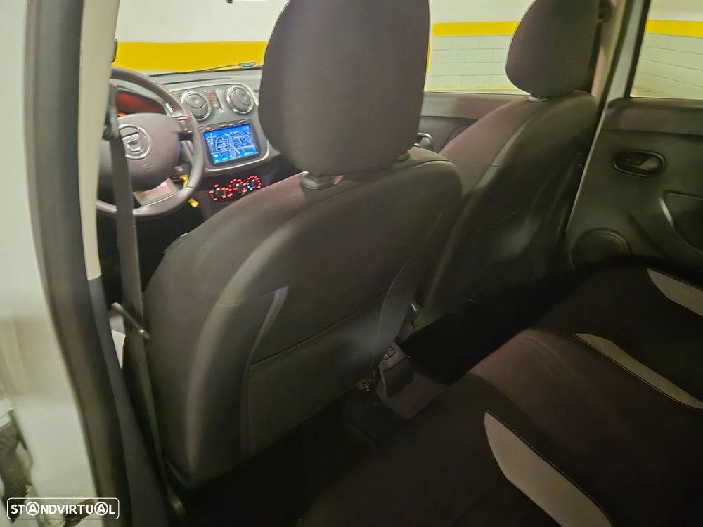 Dacia Sandero 0.9 TCe Stepway - 32