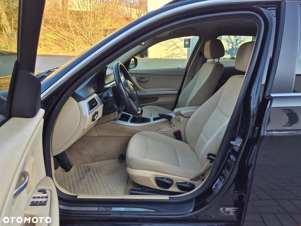 BMW Seria 3 320d - 10