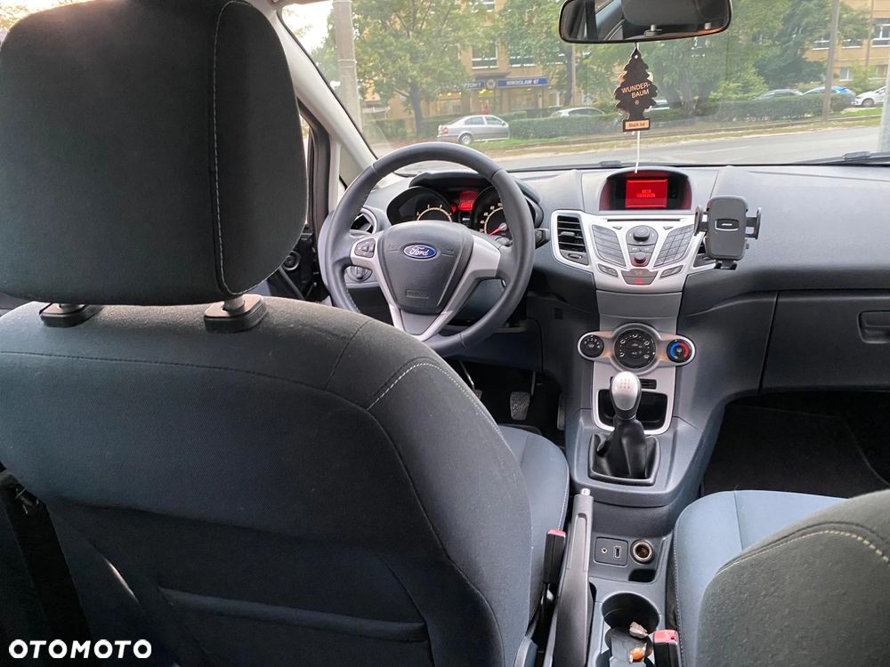 Ford Fiesta - 16