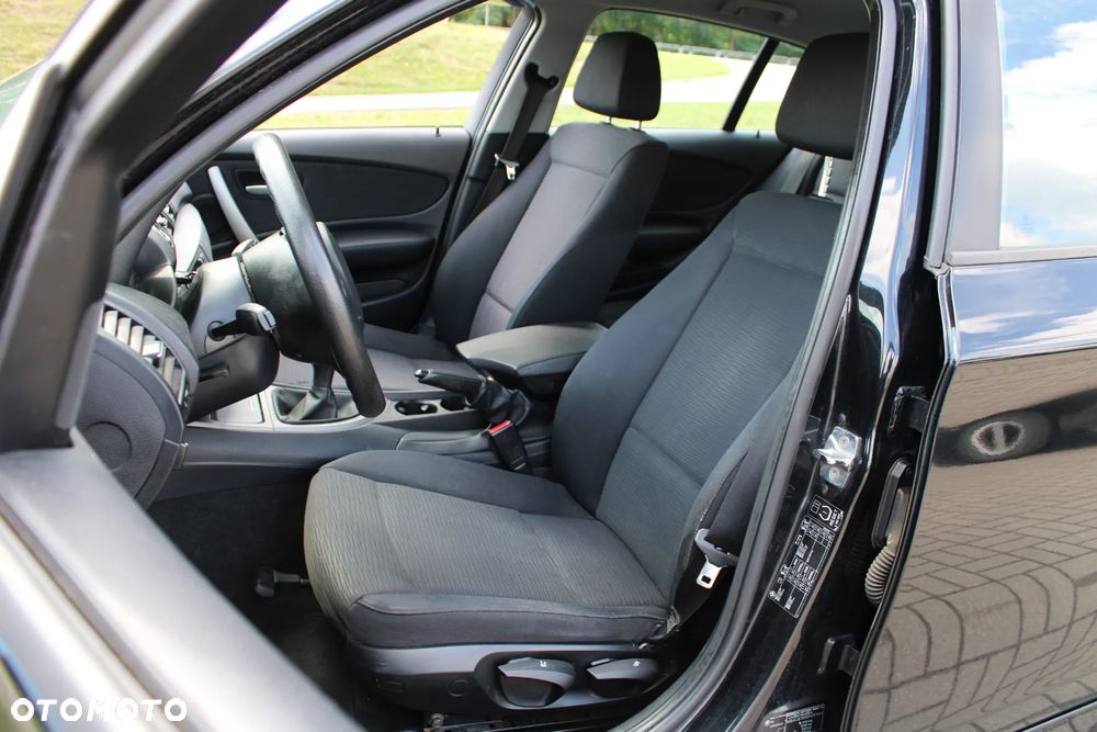 BMW Seria 1 116i - 23