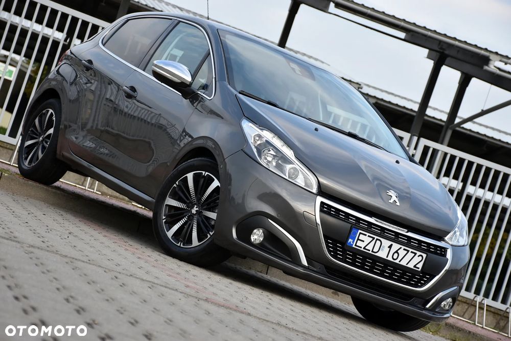 Peugeot 208 - 12