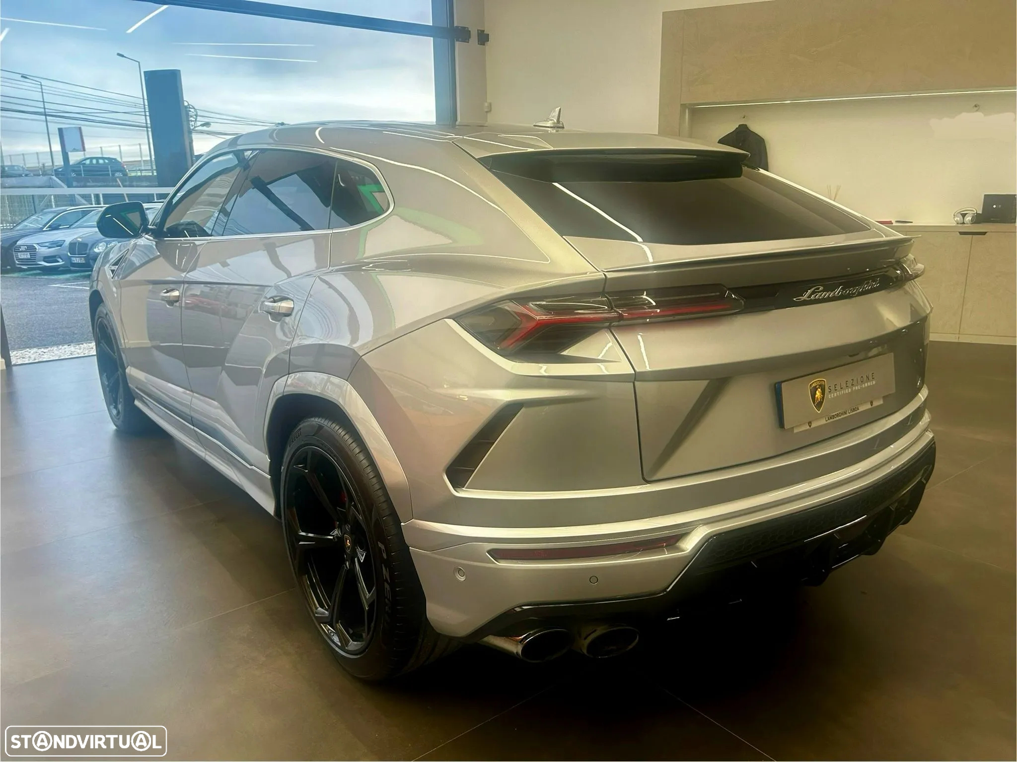 Lamborghini Urus 4.0 V8 - 4