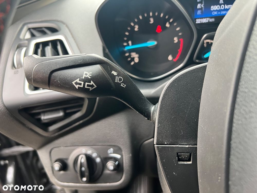 Ford Kuga 1.5 TDCi 2x4 ST-Line - 27