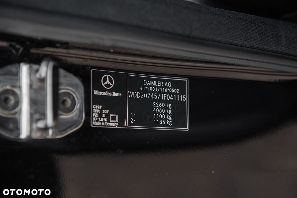 Mercedes-Benz Klasa E 350 CGI BlueEFFICIENCY 7G-TRONIC Avantgarde - 29