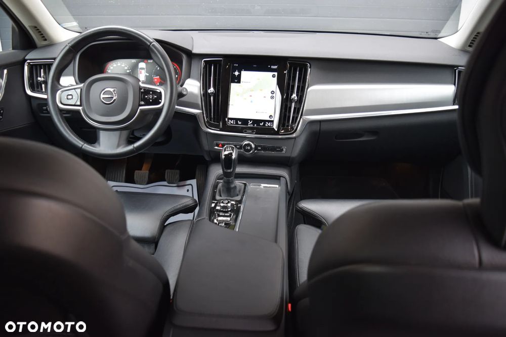 Volvo V90 D3 Momentum Pro - 38