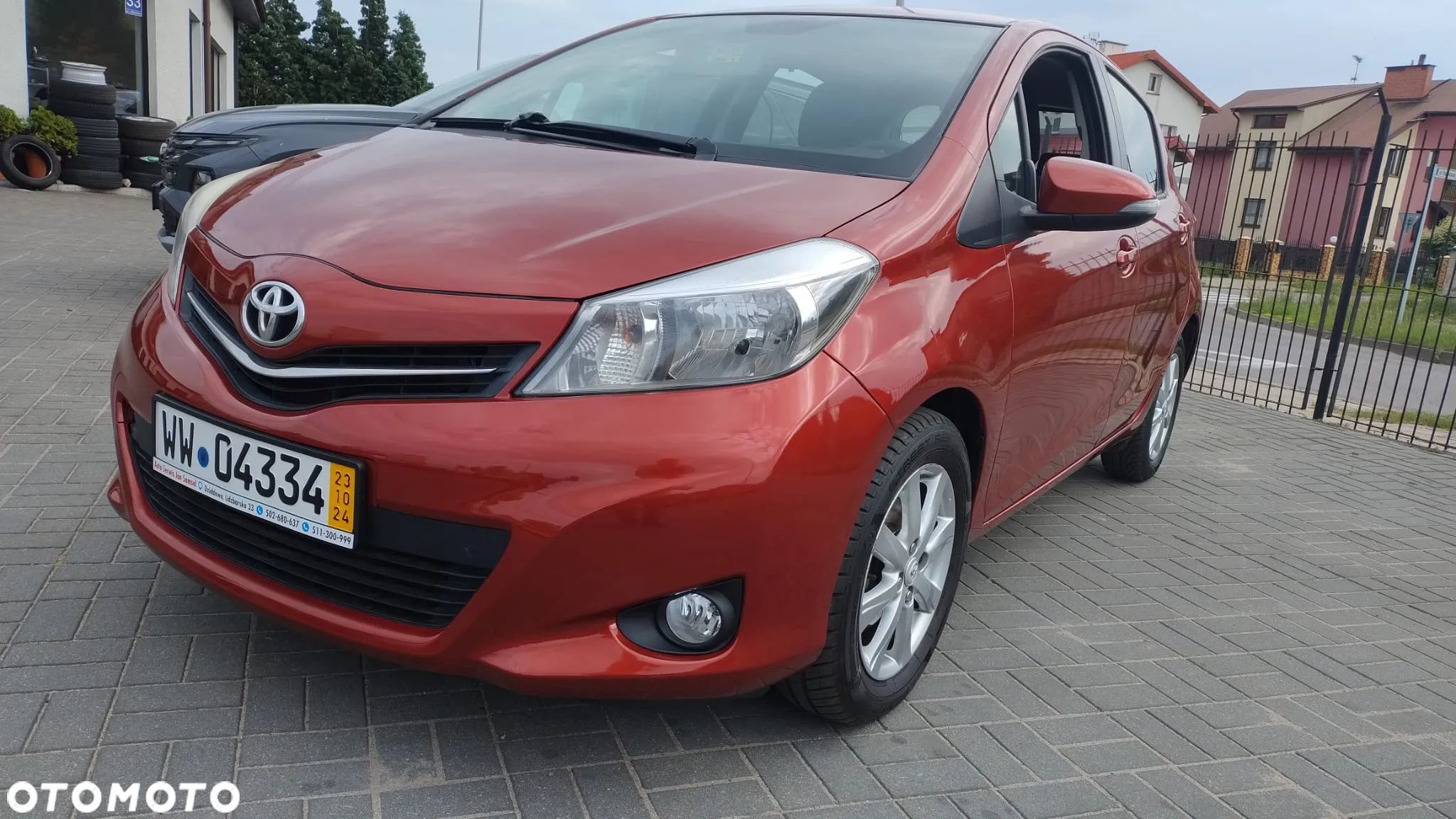 Toyota Yaris 1.0 Premium - 1