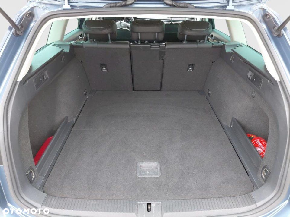 Volkswagen Passat - 17