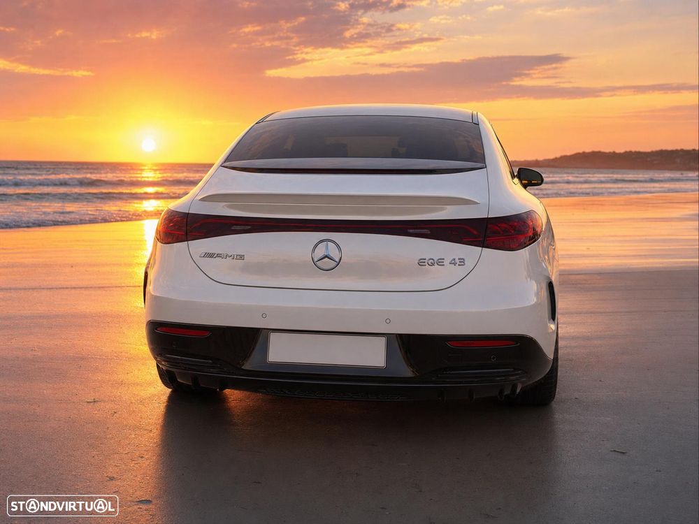 Mercedes-Benz EQE - 7