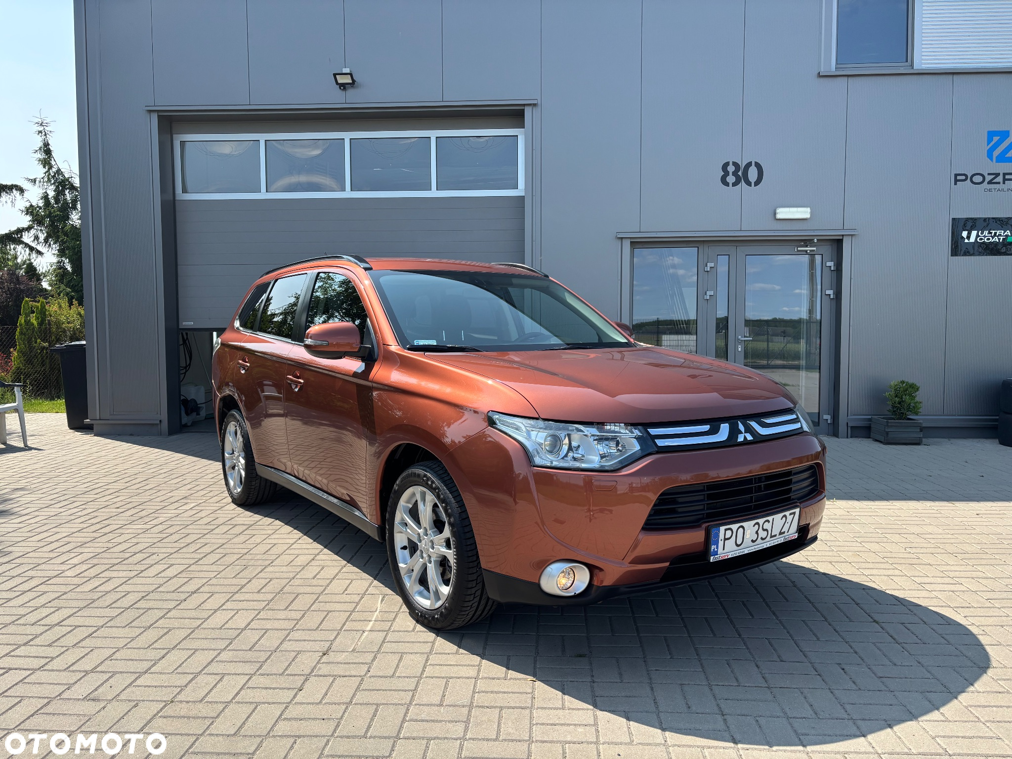 Mitsubishi Outlander - 2