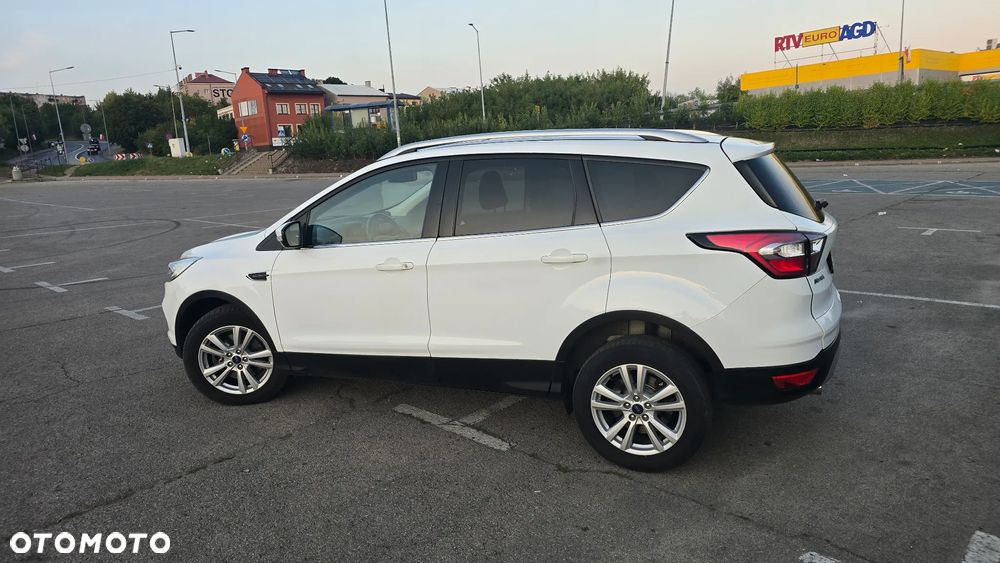 Ford Kuga - 4