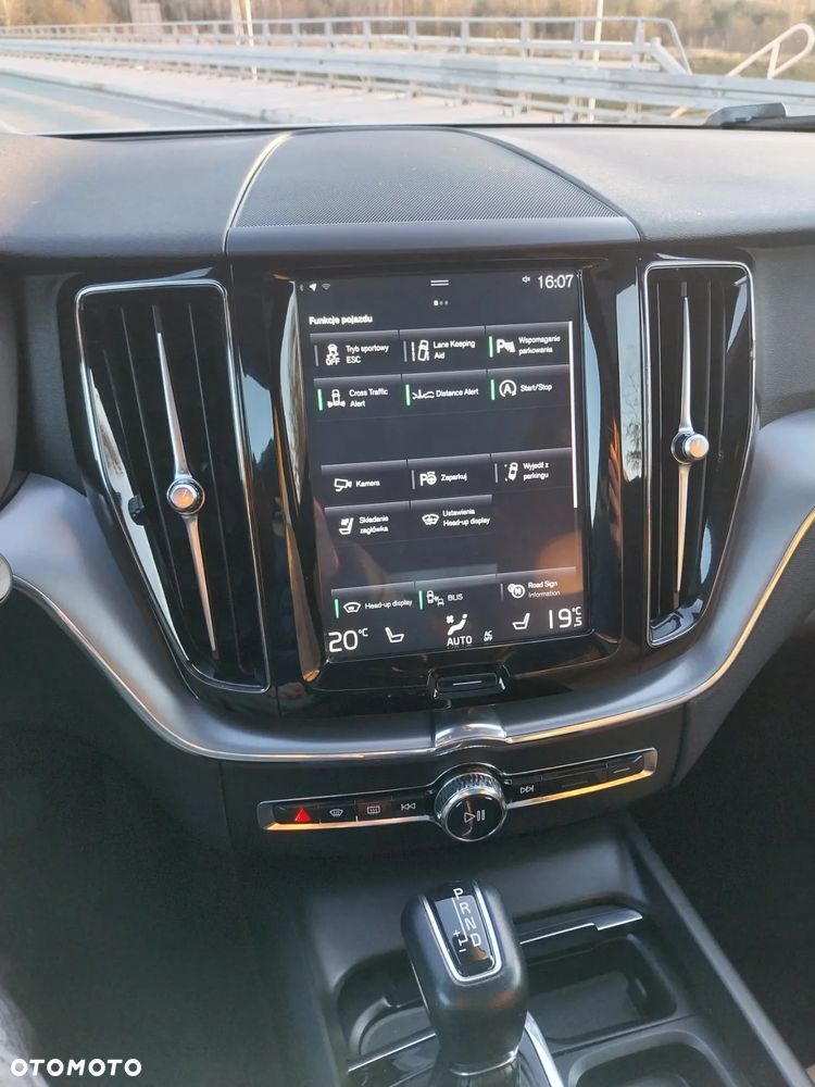 Volvo XC 60 T6 AWD Geartronic Momentum - 20