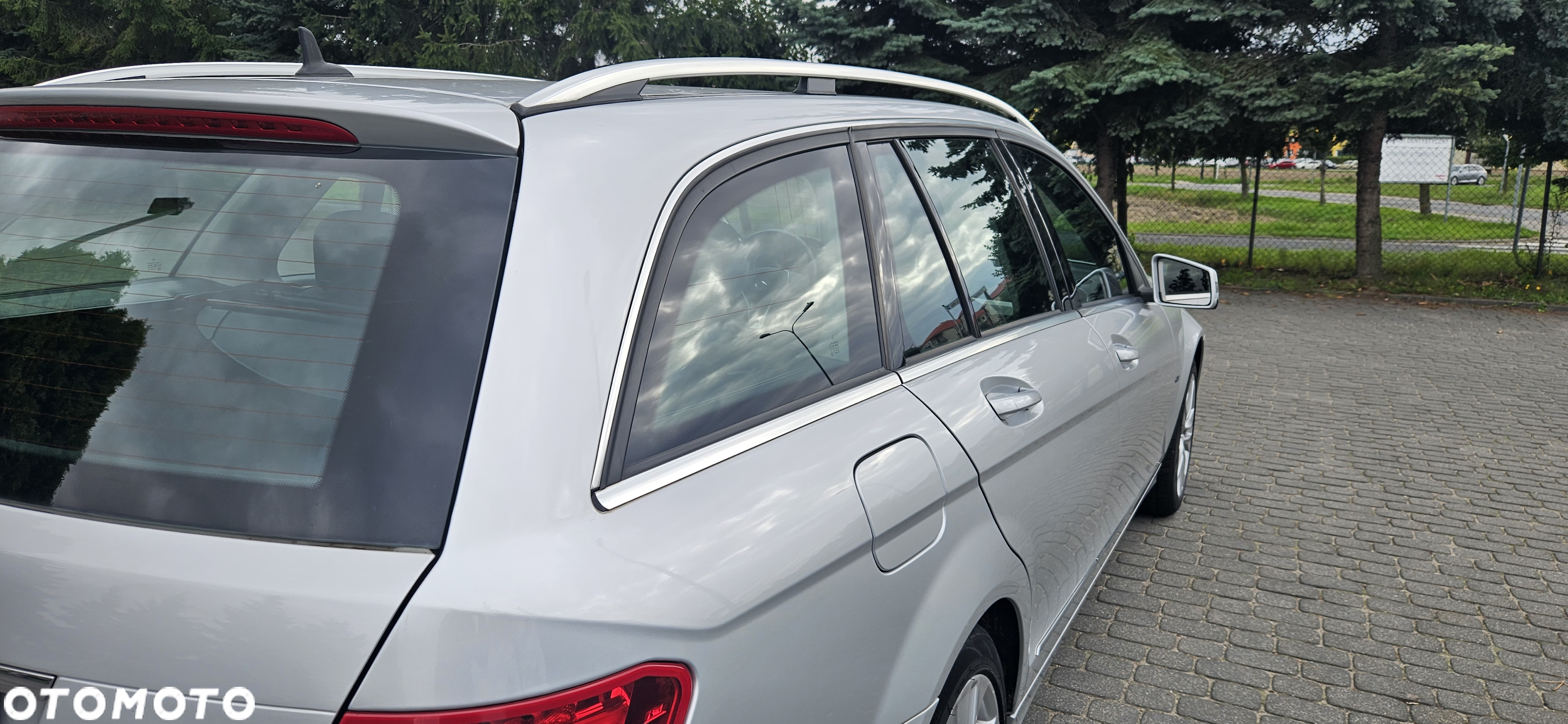 Mercedes-Benz Klasa C 180 T CGI Automatik BlueEFFICIENCY Avantgarde - 17