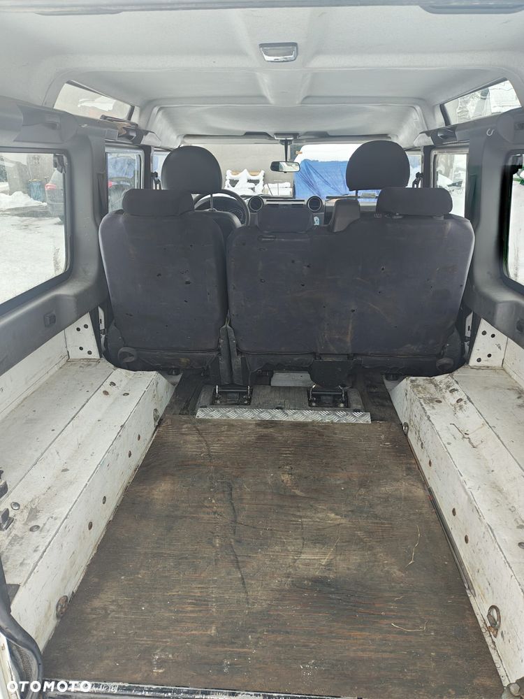 Land Rover Defender 2.2 TD4 E - 6