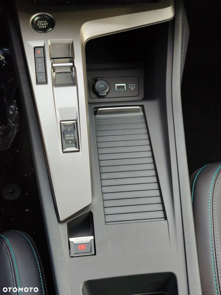 Peugeot 308 1.2 mHEV Allure S&S e-DCS6 - 19