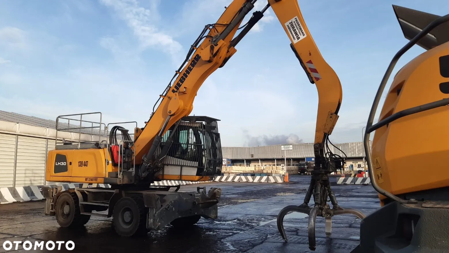 Liebherr LH 30 M - 5