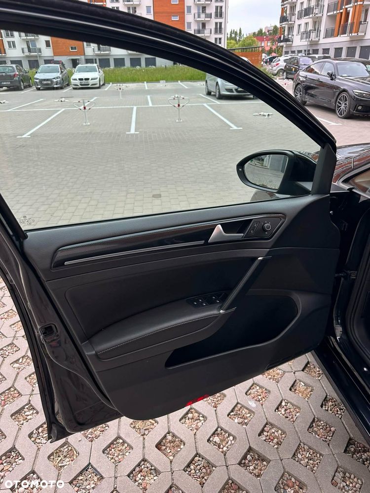 Volkswagen Golf - 10