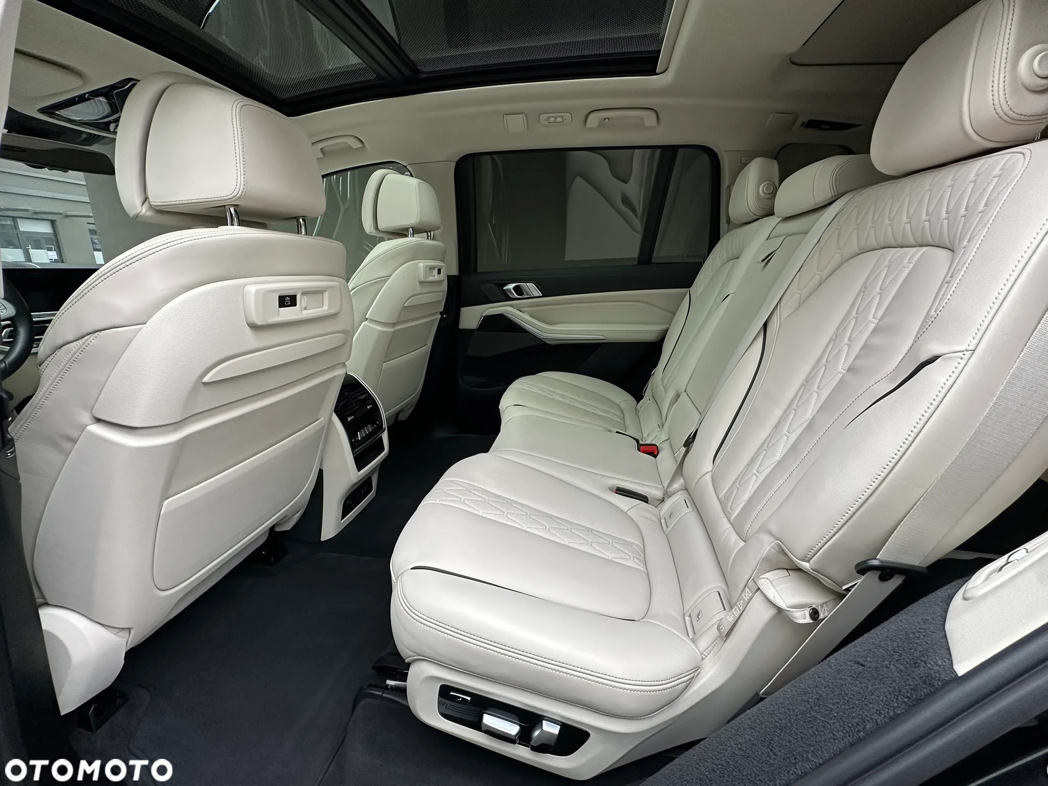 BMW X7 xDrive40i - 24